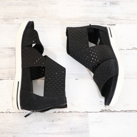 Eileen Fisher Black Sandals - Picture 4 of 7